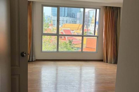 Студия в кондо в Ваттхане, Бангкок, Таиланд № 152998 - фото 6