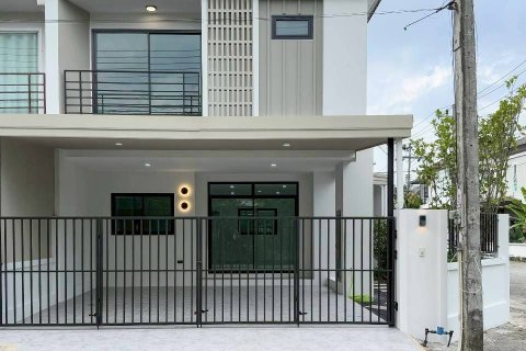 Таунхаус в Пхукете, Таиланд с 3 спальнями  № 152999 - фото 1