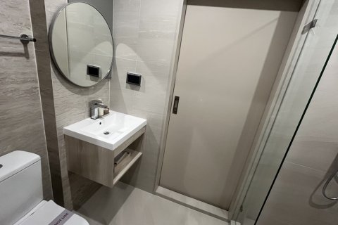 Condo in Watthana, Bangkok, Thailand, 2 bedrooms № 201168 - photo 2