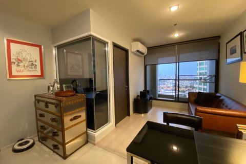 Studio in the Condo in Khlong Toei, Bangkok, Thailand  № 154186 - photo 1