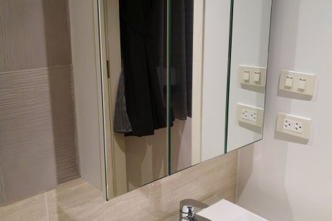 Studio dans le Condo à Watthana, Bangkok, Thaïlande  № 142817 - photo 8