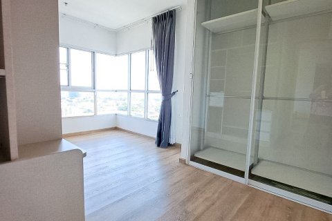 Condo in Bangkok, Thailand, 2 bedrooms  № 173768 - photo 9