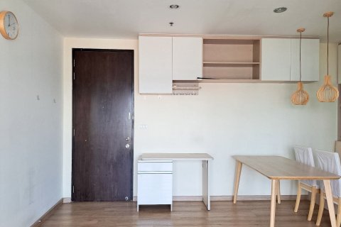 Condo in Bangkok, Thailand, 2 bedrooms  № 173768 - photo 2