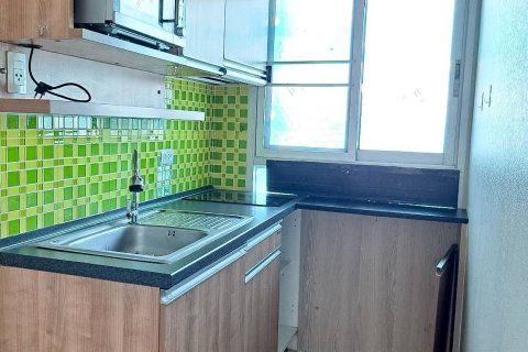 Condo in Bangkok, Thailand, 2 bedrooms  № 173768 - photo 11