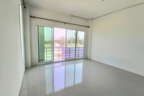 Townhouse in Saraburi, Thailand 3 bedrooms № 171704 - photo 12