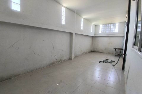 Townhouse in Saraburi, Thailand 3 bedrooms № 171704 - photo 13