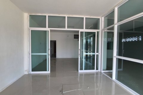 Townhouse in Saraburi, Thailand 3 bedrooms № 171704 - photo 2