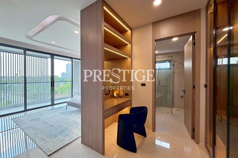 House in Pattaya, Thailand 6 bedrooms № 197642 - photo 29
