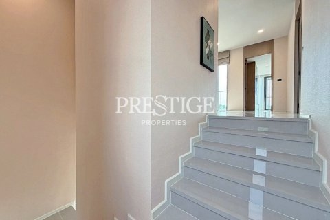 House in Pattaya, Thailand 6 bedrooms № 197642 - photo 13
