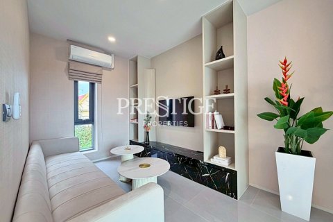 House in Pattaya, Thailand 6 bedrooms № 197642 - photo 15