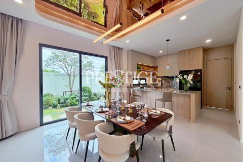 House in Pattaya, Thailand 6 bedrooms № 197642 - photo 7