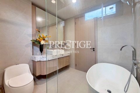 House in Pattaya, Thailand 6 bedrooms № 197642 - photo 20