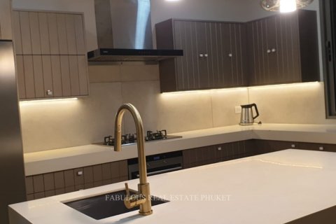 Villa in Phuket, Thailand 5 bedrooms № 179711 - photo 14