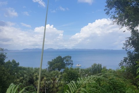 Villa in Phuket, Thailand 5 bedrooms № 179711 - photo 2