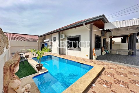 House in Pattaya, Thailand 3 bedrooms № 198607