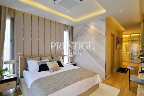House in Pattaya, Thailand 4 bedrooms № 198608 - photo 15