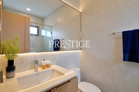 House in Pattaya, Thailand 4 bedrooms № 198608 - photo 24