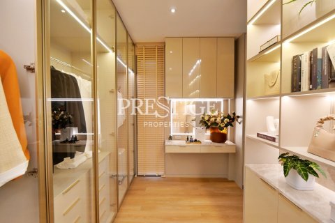 House in Pattaya, Thailand 4 bedrooms № 198608 - photo 19