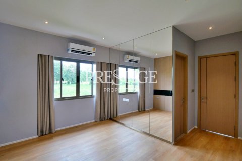 House in Pattaya, Thailand 4 bedrooms № 198608 - photo 26