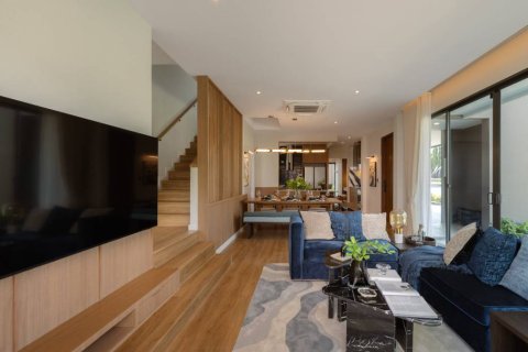 House in Pattaya, Thailand 4 bedrooms № 146689