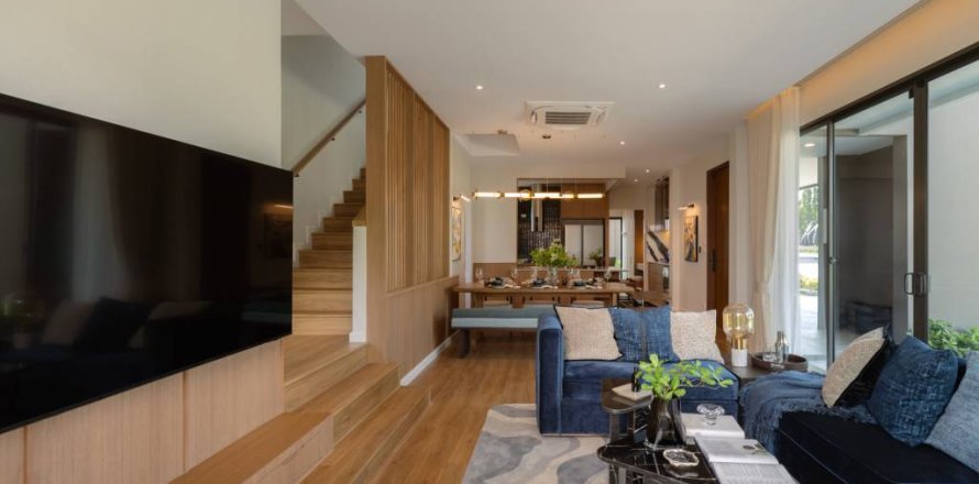 House in Pattaya, Thailand 4 bedrooms № 146689