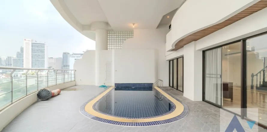 Duplex in Khlong Toei, Bangkok, Thailand 3 Schlafzimmer № 215110