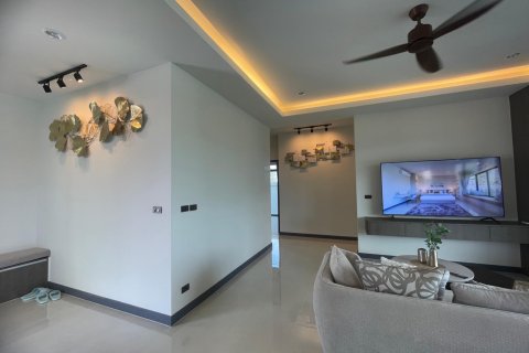 Villa in Hua Hin, Thailand 3 bedrooms № 169943 - photo 9