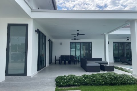 Villa in Hua Hin, Thailand 4 bedrooms № 169944 - photo 20