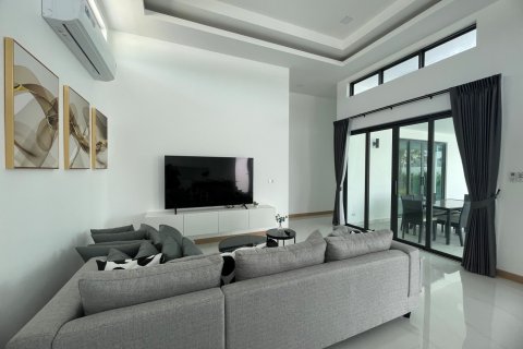 Villa in Hua Hin, Thailand 2 bedrooms № 169946 - photo 9