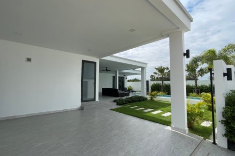 Villa in Hua Hin, Thailand 2 bedrooms № 169946 - photo 2