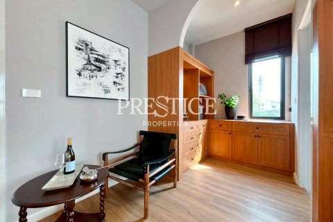 House in Pattaya, Thailand 4 bedrooms № 197720 - photo 24