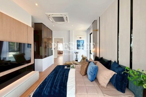 House in Pattaya, Thailand 4 bedrooms № 197720 - photo 17