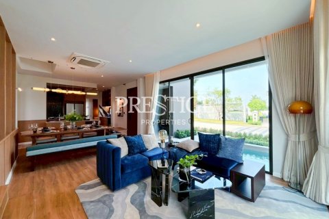 House in Pattaya, Thailand 4 bedrooms № 197720 - photo 3
