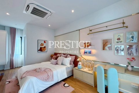House in Pattaya, Thailand 4 bedrooms № 197720 - photo 21