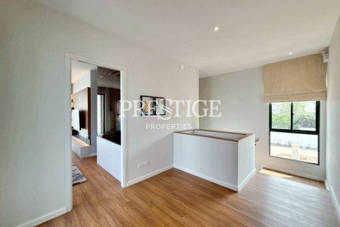 House in Pattaya, Thailand 4 bedrooms № 197720 - photo 15