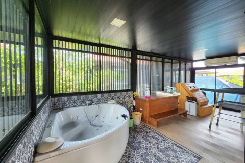 House in Chiang Mai, Thailand 9 bedrooms № 158288 - photo 19