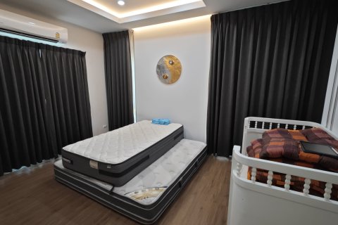 House in Chiang Mai, Thailand 9 bedrooms № 158288 - photo 18