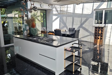 House in Chiang Mai, Thailand 9 bedrooms № 158288 - photo 16