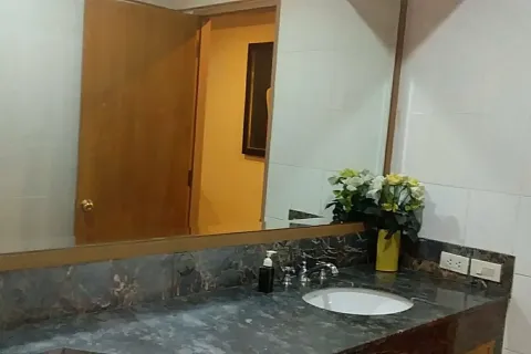 Кондоминиум с 2 спальнями в Кхлонг Сане, Бангкок, Таиланд № 158283 - фото 10