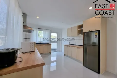 Casa de 3 dormitorios en Pattaya, Tailandia № 212689 - foto 11