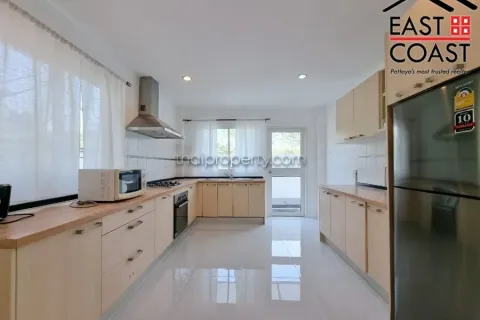 Casa de 3 dormitorios en Pattaya, Tailandia № 212689 - foto 10