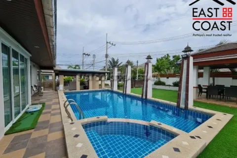 Casa de 4 dormitorios en Pattaya, Tailandia № 212695 - foto 5
