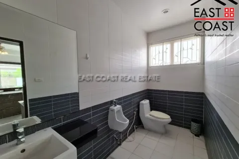 Casa de 4 dormitorios en Pattaya, Tailandia № 212695 - foto 13