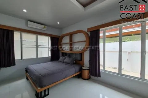 Casa de 4 dormitorios en Pattaya, Tailandia № 212695 - foto 20
