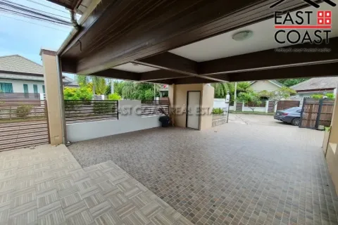 Casa de 4 dormitorios en Pattaya, Tailandia № 212695 - foto 6