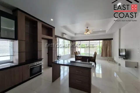 Casa de 4 dormitorios en Pattaya, Tailandia № 212695 - foto 12