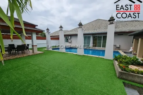 Casa de 4 dormitorios en Pattaya, Tailandia № 212695 - foto 3