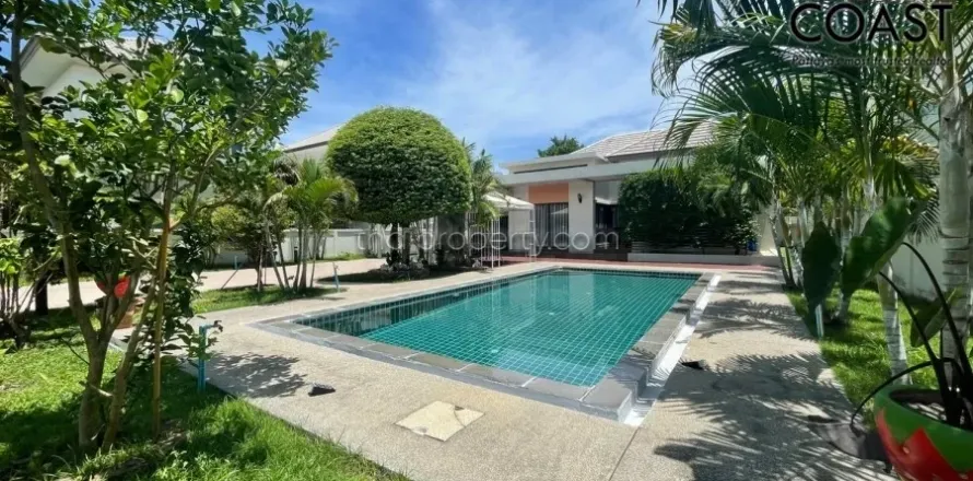 Casa de 3 dormitorios en Pattaya, Tailandia № 212690