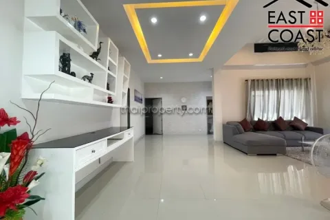 Casa de 3 dormitorios en Pattaya, Tailandia № 212690 - foto 14