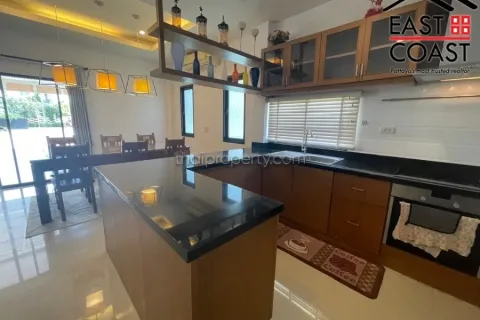 Casa de 3 dormitorios en Pattaya, Tailandia № 212690 - foto 10
